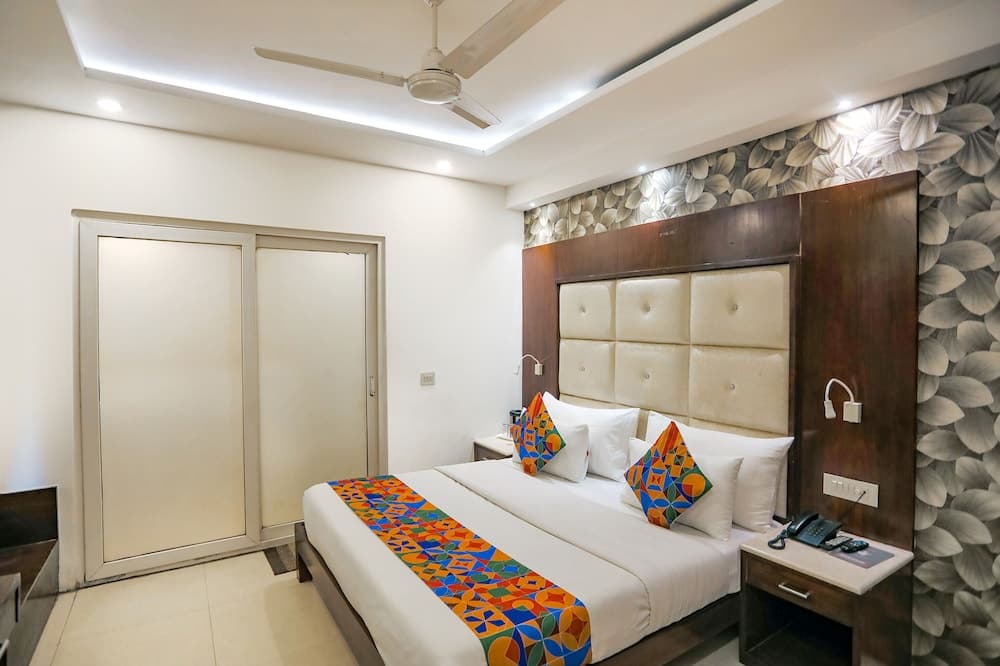 Fabhotel Station I