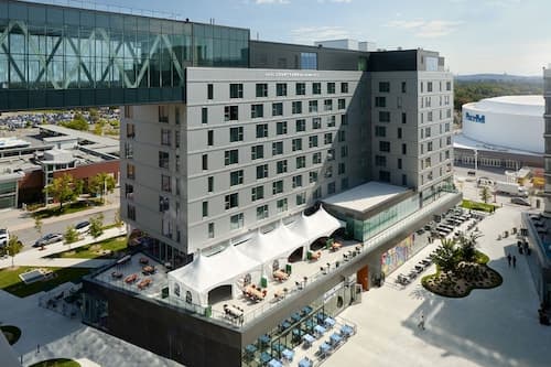 Courtyard By Marriott Montreal Laval