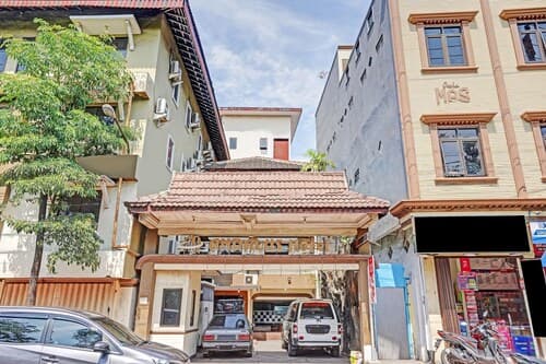 OYO Life 90380 Andalus Hotel Syariah