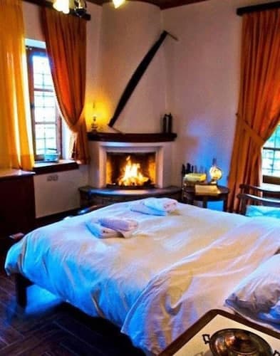 Heliodora Luxury Triple Room 4