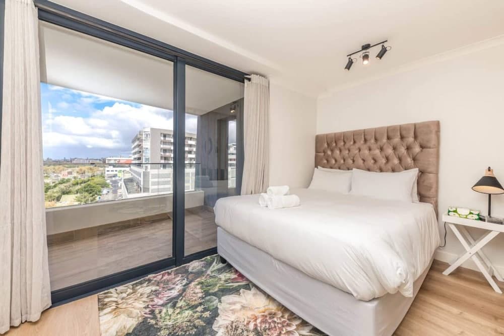 Colourful and Cosy Studio Apartment in Newlands