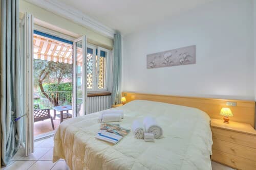 Leonardo House Garden in Stresa Center