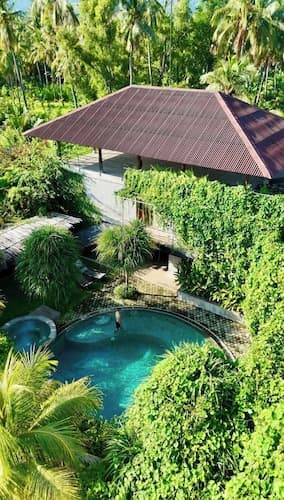 Mangroove Bay Boutique Hostel