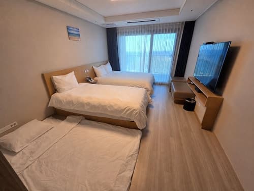 Sokcho I Park Suite Hotel and Resort