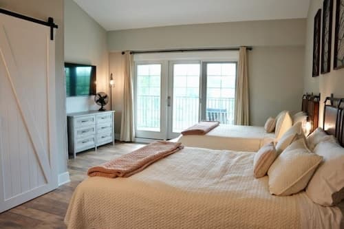 Tall Oaks Resort