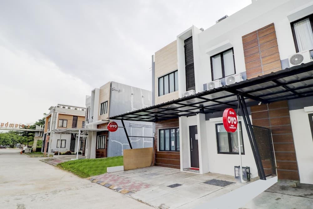 OYO 90215 Ada Residence