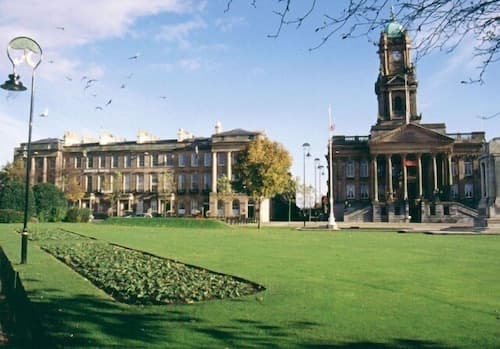 2-bed Flat in Hamilton Square