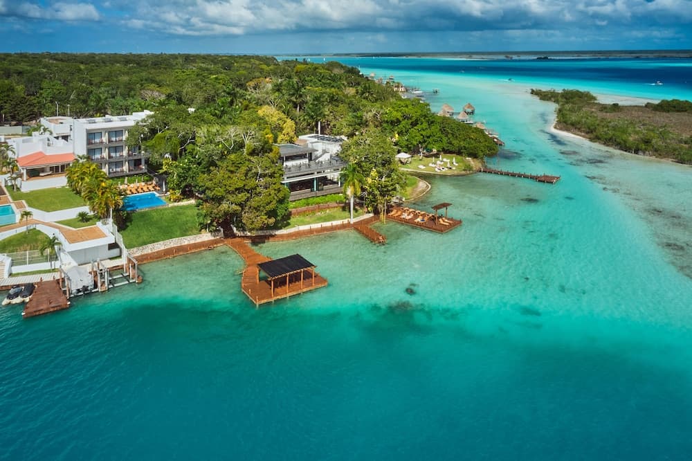 Cristalino Lagoon Front Hotel Restaurant & SPA