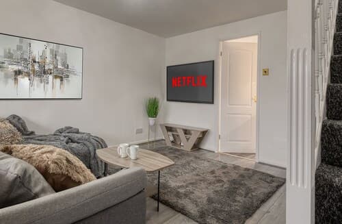 Lovely 3-bed Cosy House in Greater Manchester