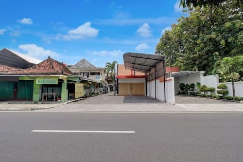 Hotel O near Ahmad Dahlan University formerly Endrayanti Inn
