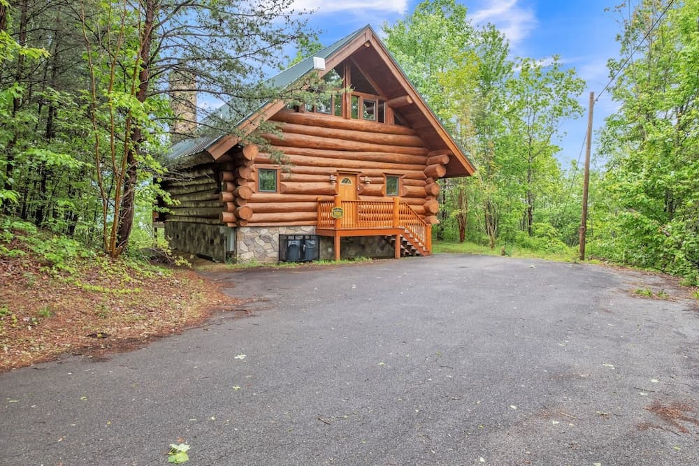 Royal Views - Private Mountain Top Cabin 2 Bedroom Cabin by Heavenly Views Resort