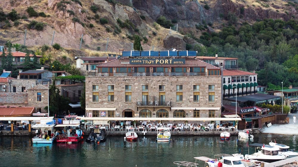 Assos Troy Port Hotel