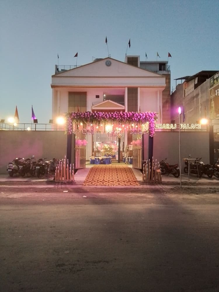 Hotel Vibharaj Palace