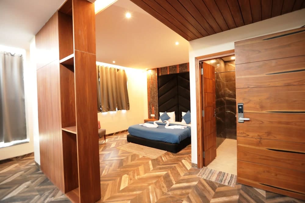 Hardik Palace By F9 Hotels