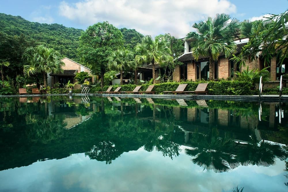 Nham Village Resort