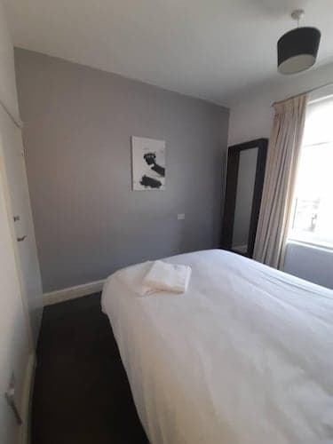 Stylish 4 bed House - 15 min to Manchester Centre
