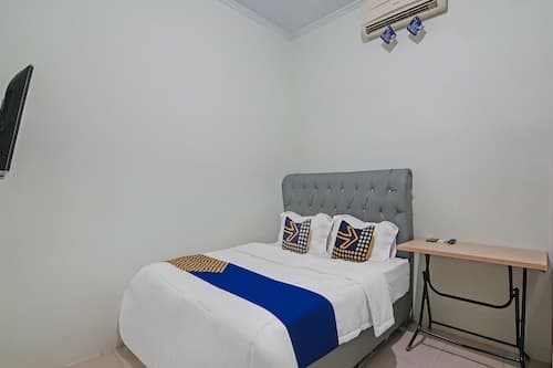 SPOT ON 92093 Feri Homestay