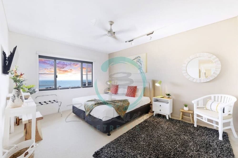 ZEN POINT PENTHOUSE - 3 BR Waterfront