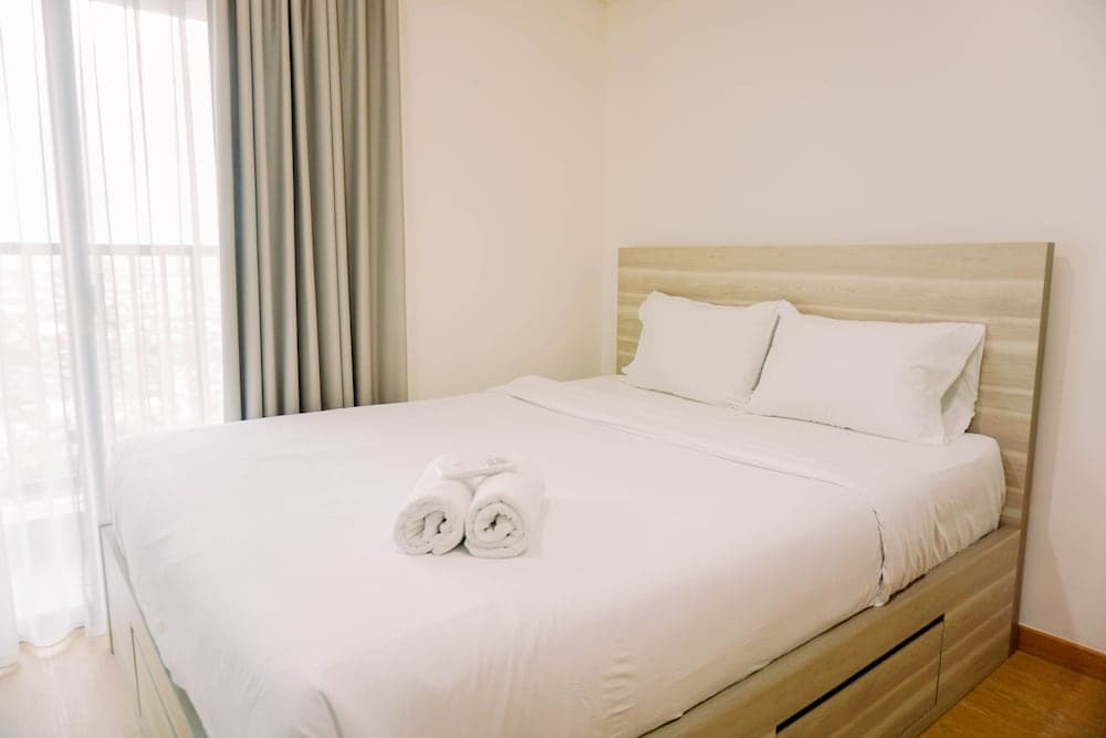 Modern And High Floor 2Br Bintaro Embarcadero Apartment