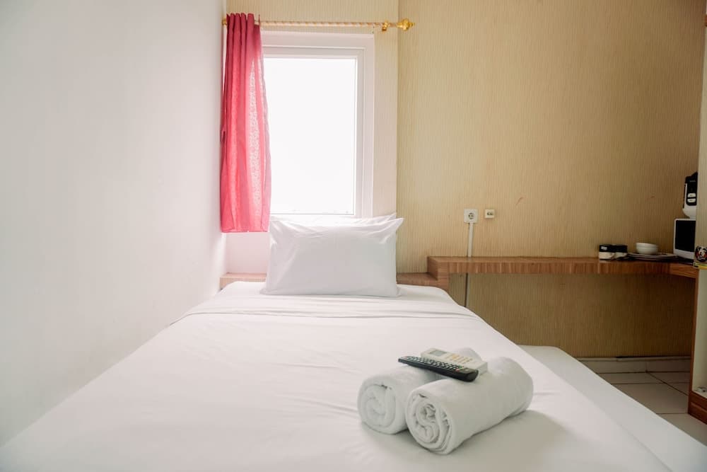 Cozy Stay Studio No Kitchen Apartment At Aeropolis Residence