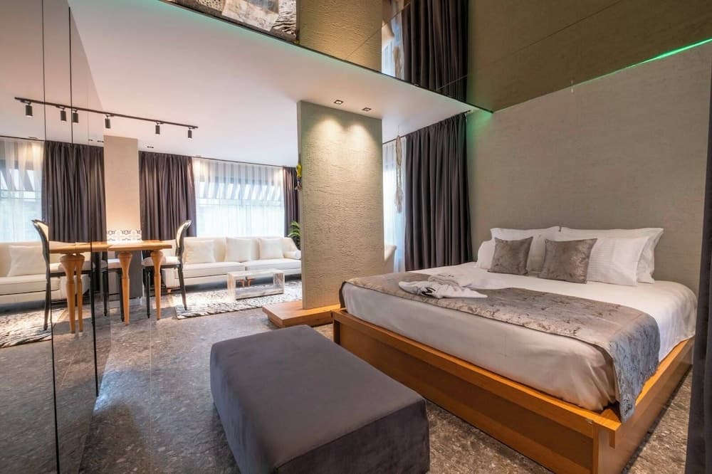 Wolf Suites