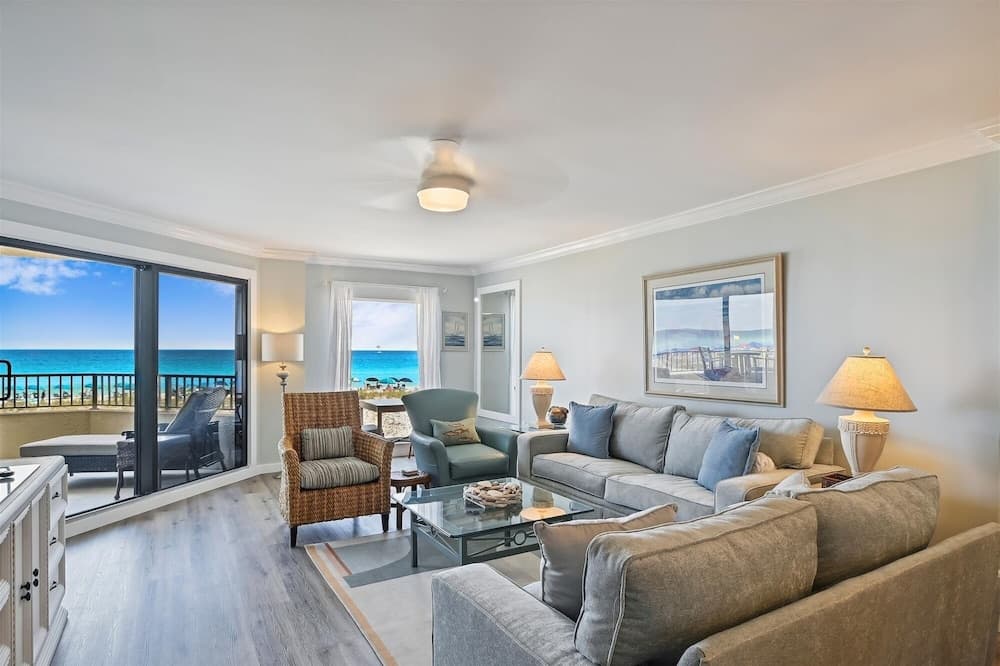 Inlet Reef 105 is a beautifully decorated and absolutely gorgeous 2 BR by RedAwning