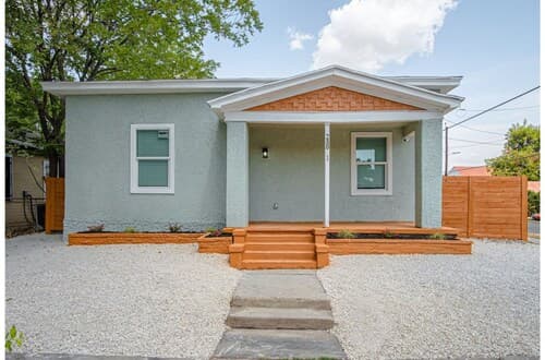 Cozy and Lovely 2BR 2BA Apt A Near Lively Downtown