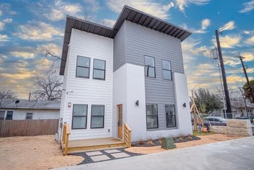 Brand NEW Stylish 3BR 2BA Near Exciting Downtown