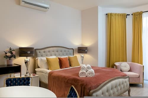 Designer 1-bedroom in Kensington