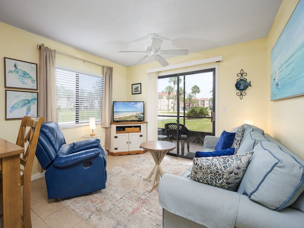 Ocean Village Club N17