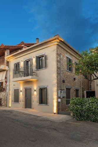 Cardamilia Suites