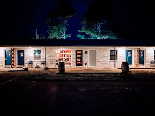 St. Clair Motor Lodge