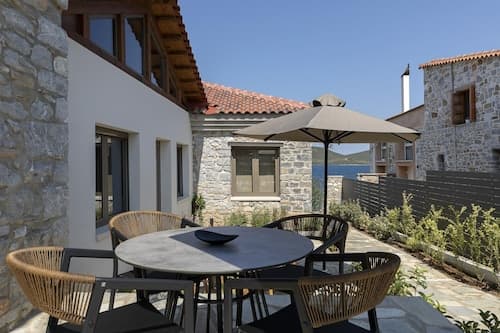 Lichnos Luxury Maisonette 3