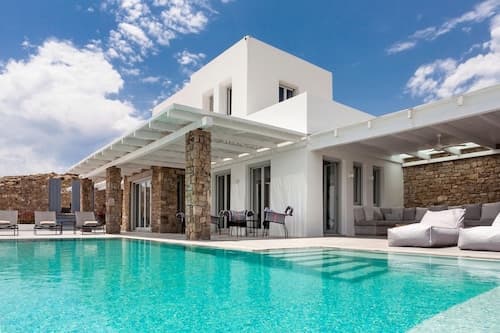 Epic Twin Luxurious 14 Bedrooms Villa for 28