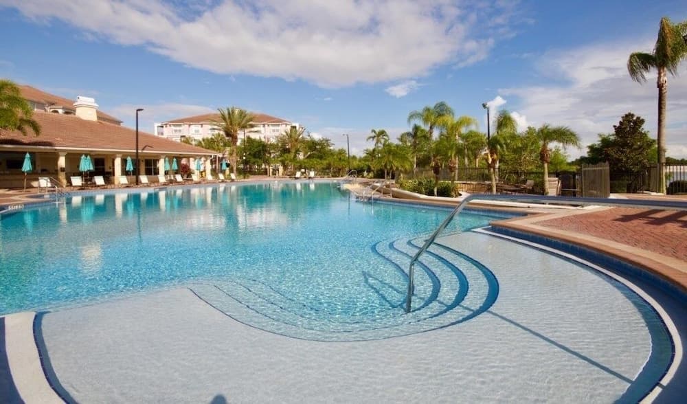 Vista Cay Casa Bella 3 Bedroom Townhouse by RedAwning