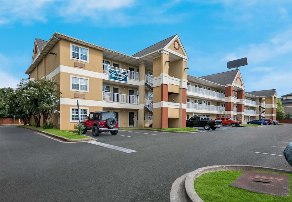 Mainstay Suites Knoxville - Cedar Bluff