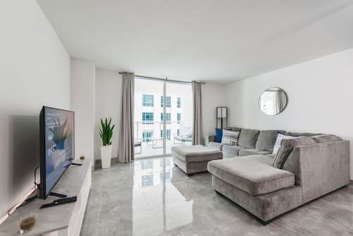 The Club at Brickell Bay