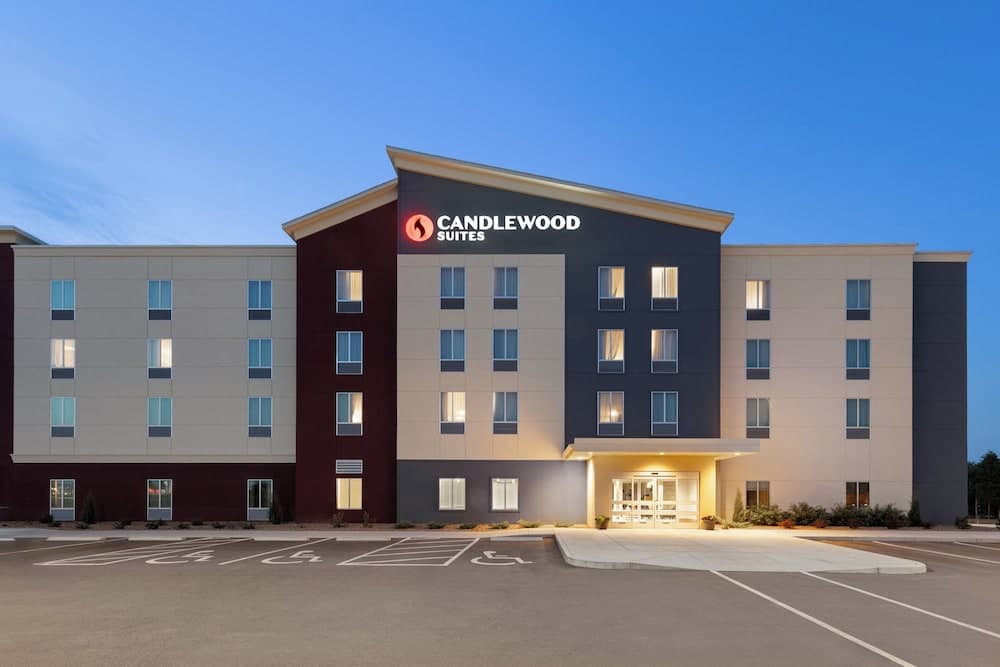 Candlewood Suites Mcpherson by IHG