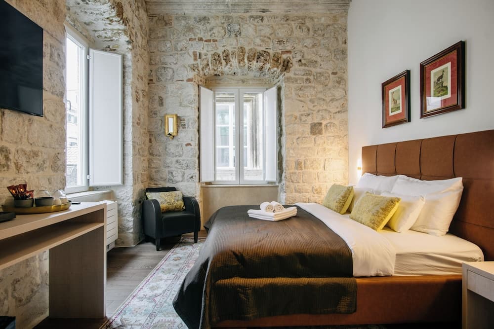 Central W Apartment and Rooms by DuHomes