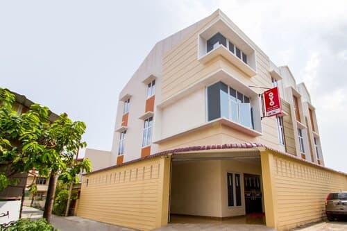 Hotel O Adam Malik Guesthouse Near Stasiun Medan