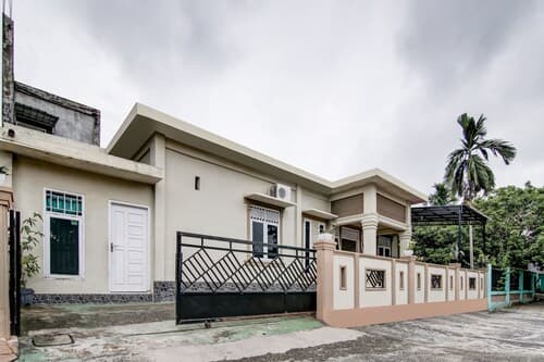 OYO 90942 Kost Syari'ah Panam