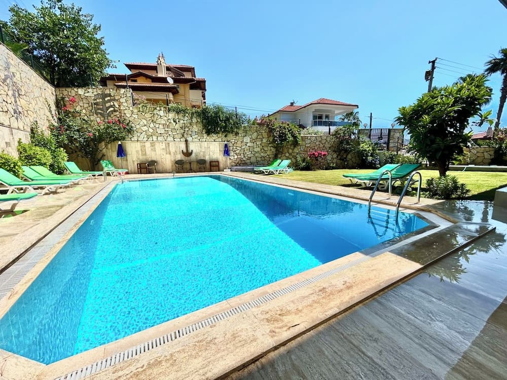 White Suites İçmeler