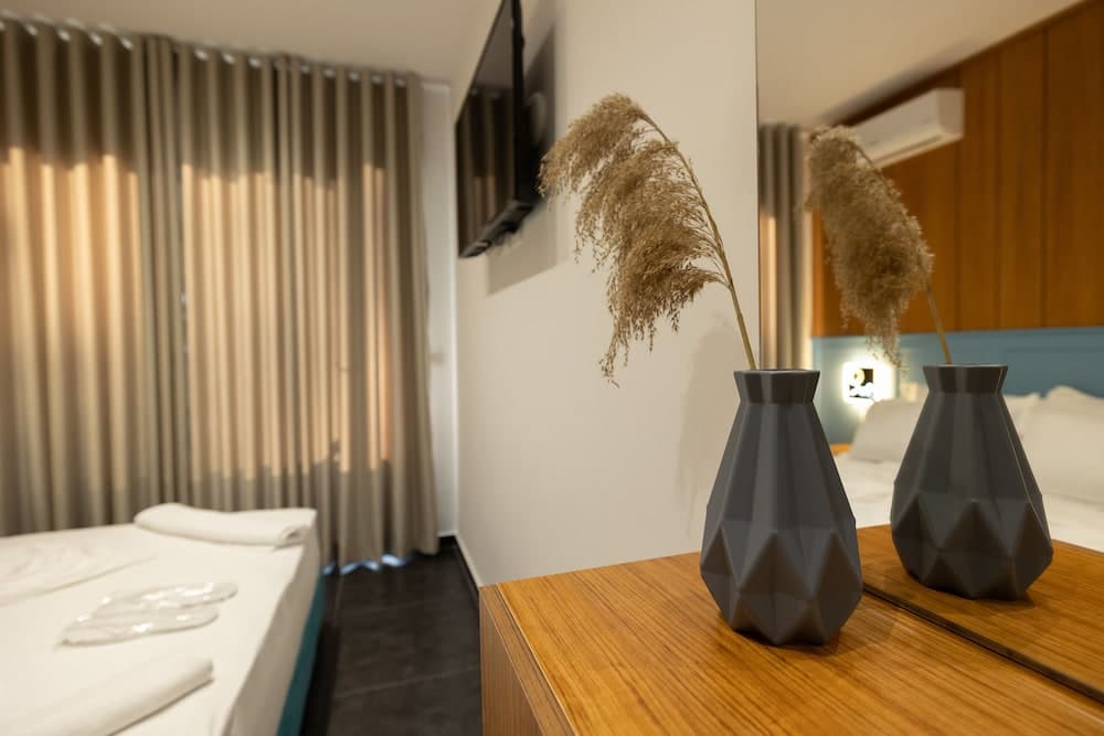 Aglon Twin's Hotel
