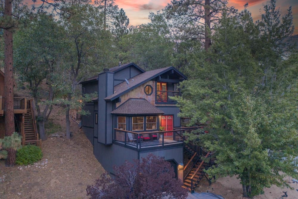 Modern Moonridge Manor