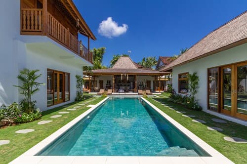 Villa Namu by Alfred in Bali