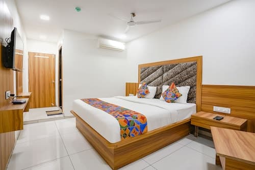 Fabhotel Silver Inn