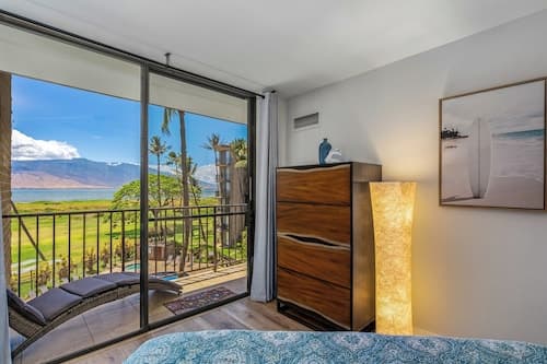 Modern and Relaxing Oceanfront Vistas