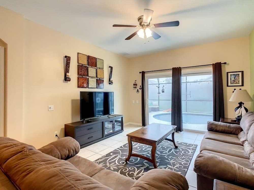 Beautiful Windsor Palms 4 Bed South Facing Pool 4 Bedroom Villa by RedAwning