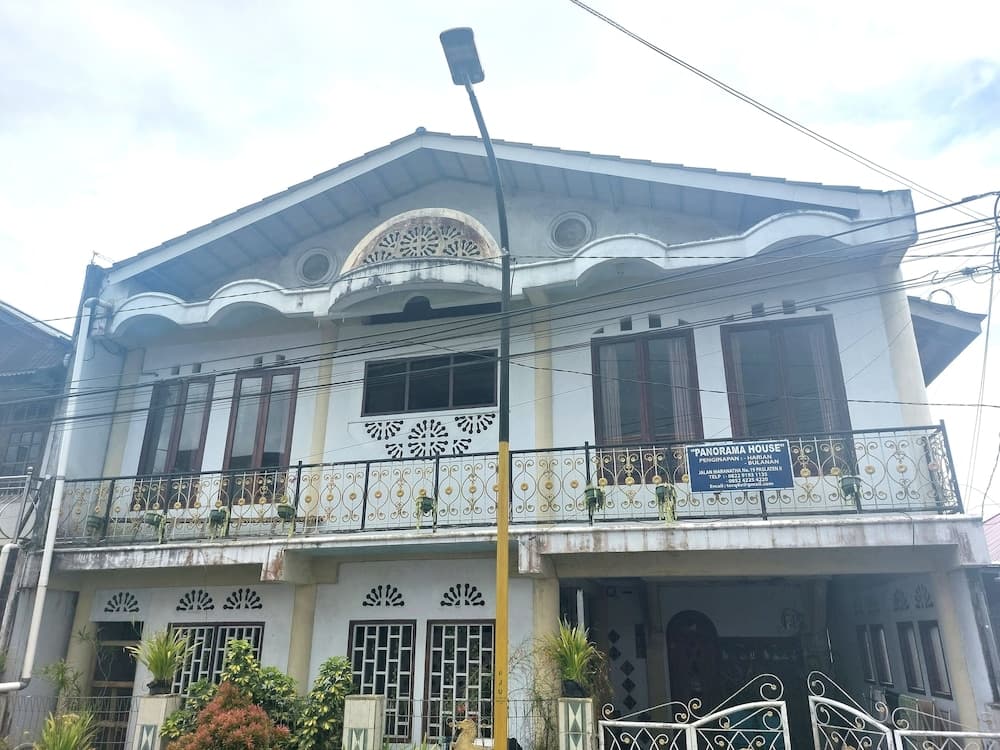 SPOT ON 92776 Panorama House Near Lokon Camping Ground