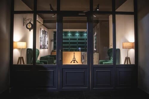 Eiffel Suites